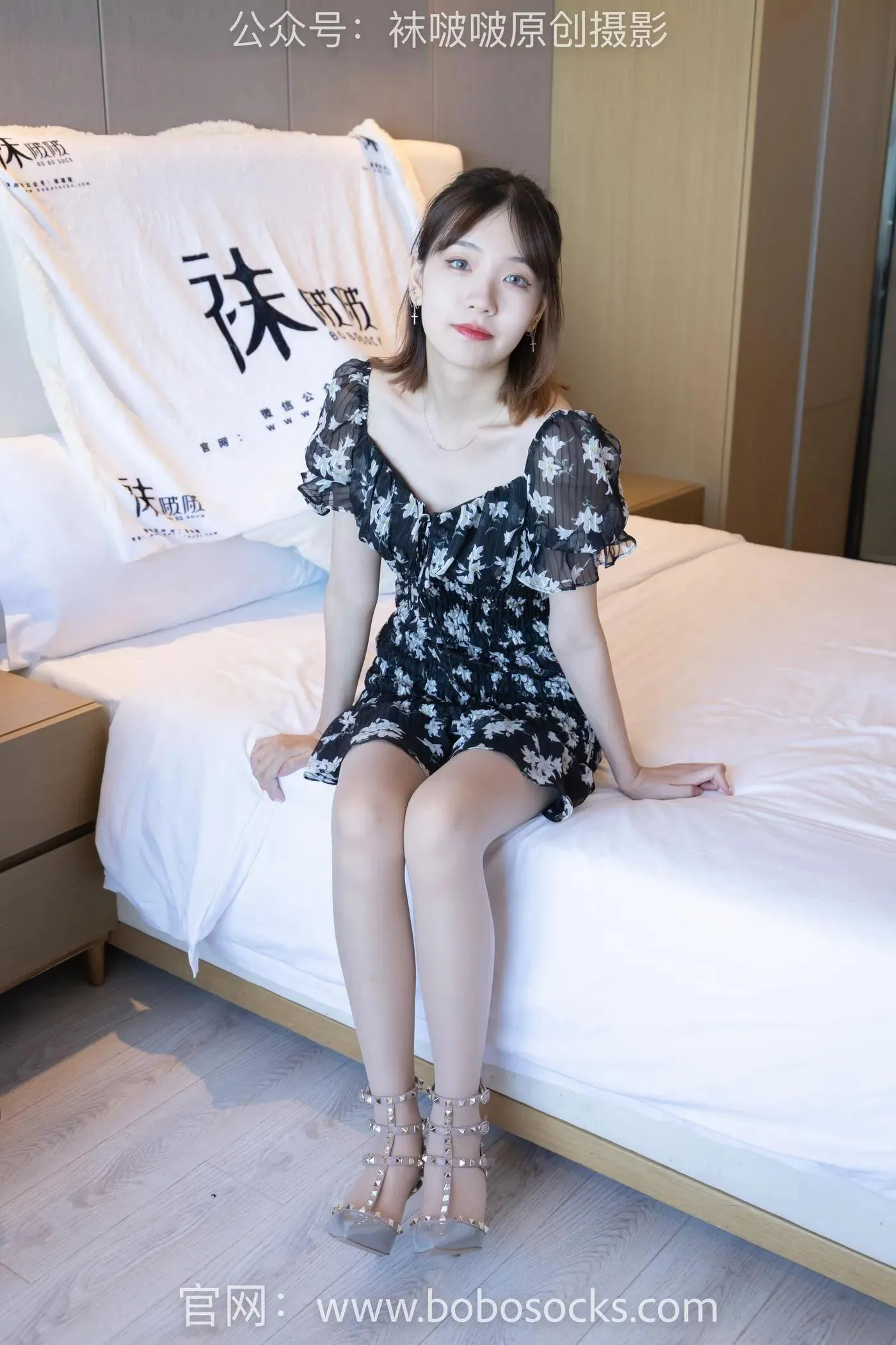 [BoBoSocks袜啵啵]NO.145 小甜豆-华伦天奴高跟鞋、肉丝 [136P]插图4